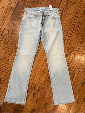 OLD NAVY Women’s mid-rise WOW BOOT-CUT. Light Wash Straight-Leg Jeans 6P
